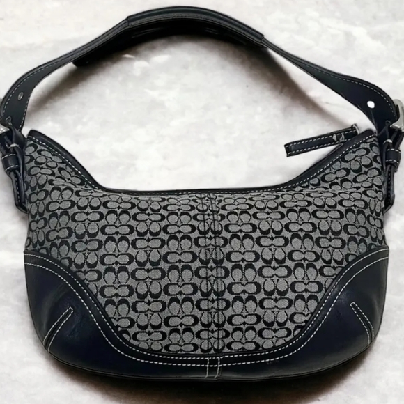 Coach Handbags - Coach Vintage Soho Hobo Bag